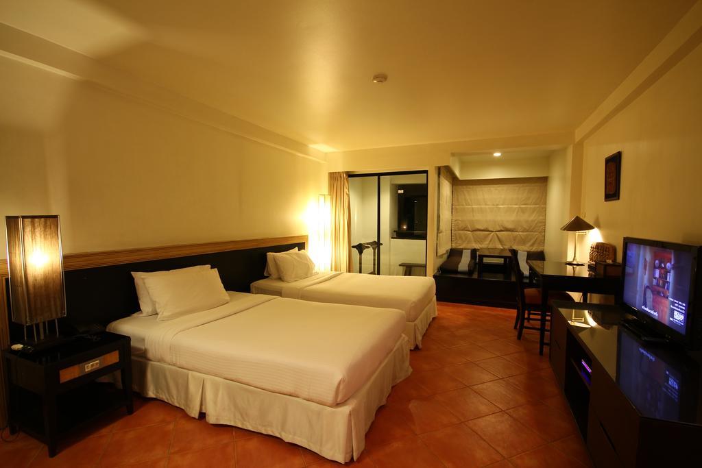 Avantika Boutique Hotel Patong Buitenkant foto