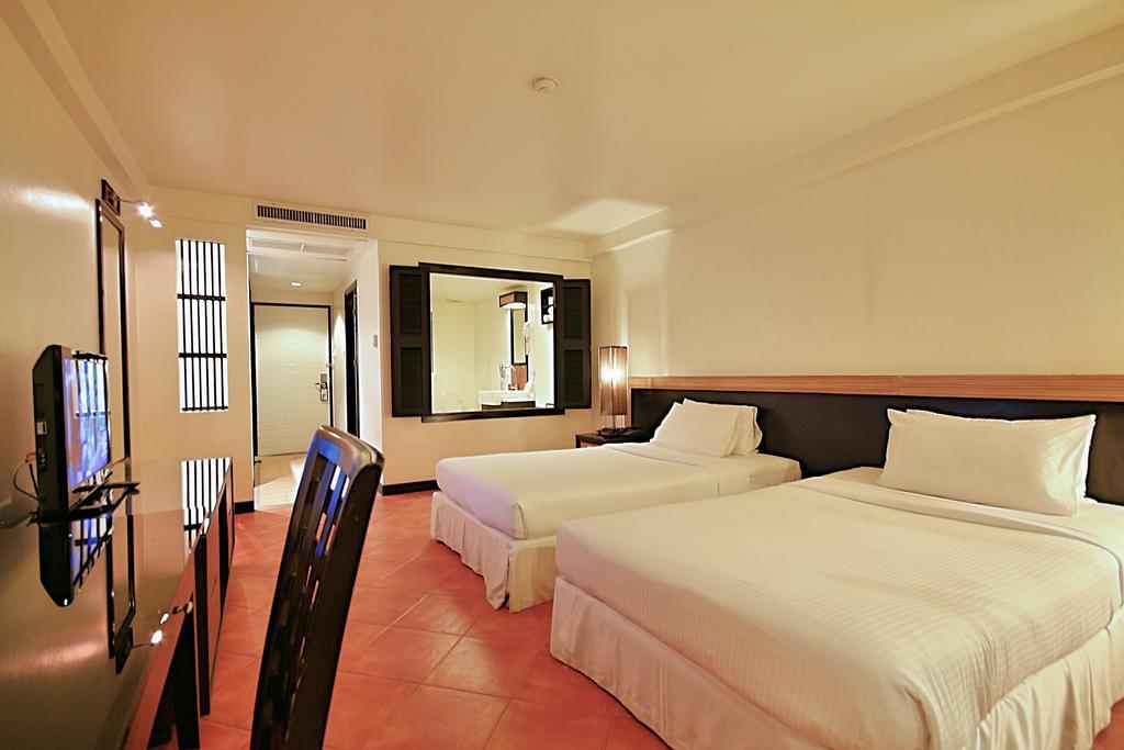 Avantika Boutique Hotel Patong Buitenkant foto